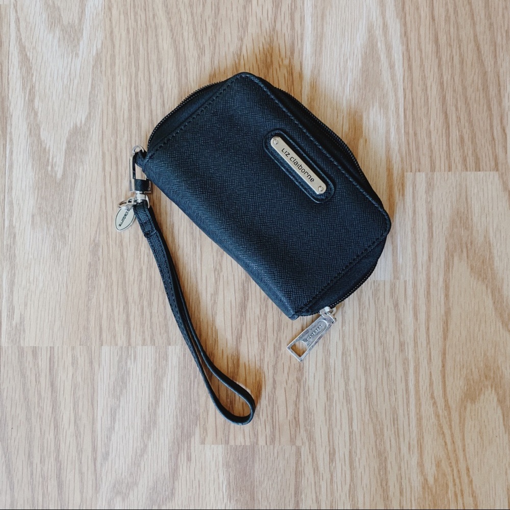 Black wristlet